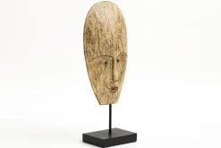 Anano, Masque, A Pied