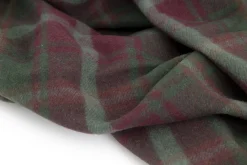 Camila, Plaid, A Carreaux