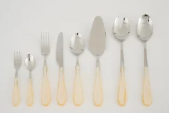 Coline, Cuillere A Cafe