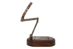 Derick, Loupe, A Pied