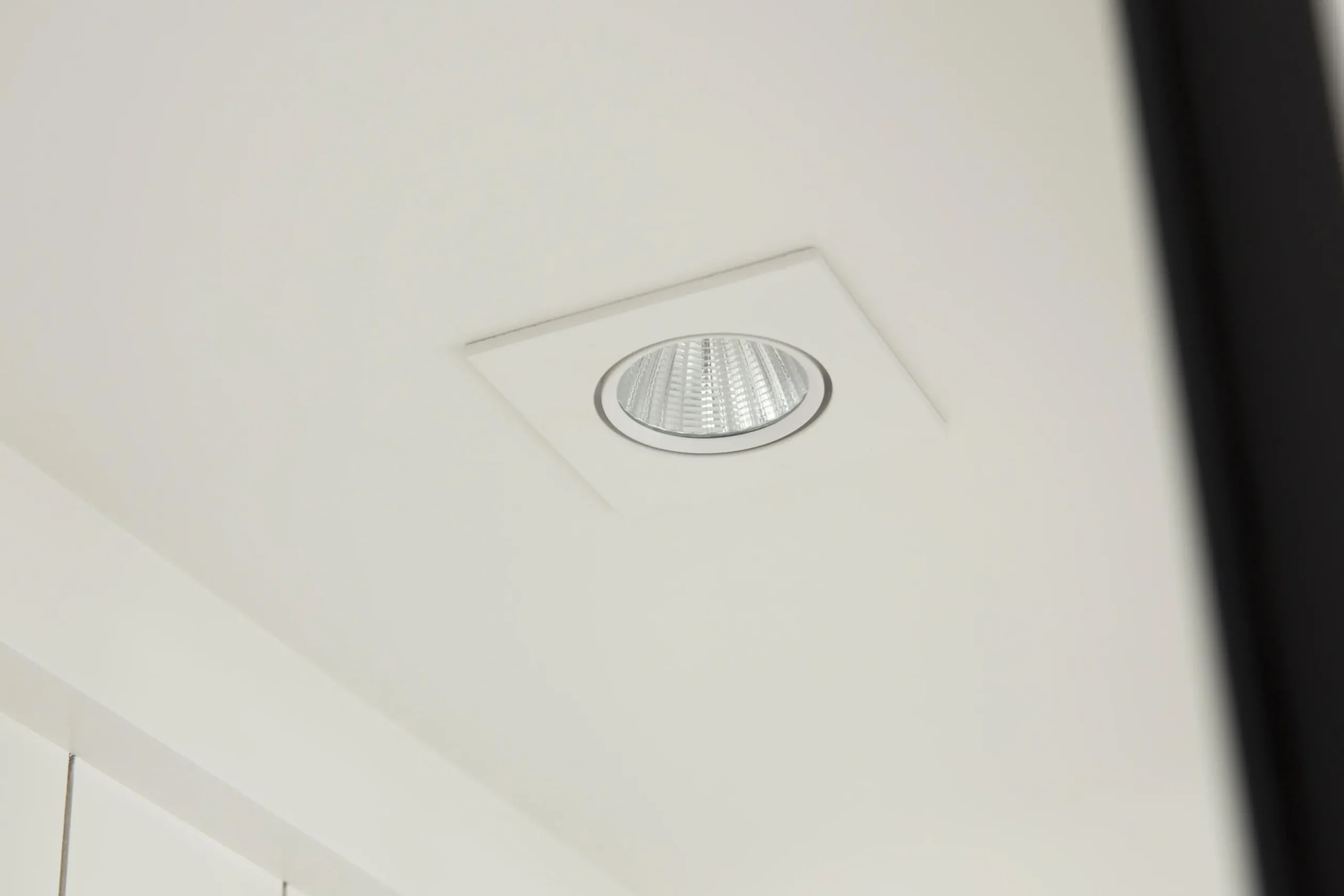 Iron Jason, Armoire, Blanc, 3 Portes En Fer