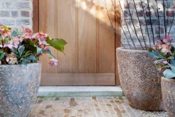 Kronob, Jardiniere, M